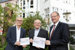 2021_10_11_Spendenübergabe_Sparkasse_OffenburgOrtenau_Förderverein_für_krebskranke_Kinder_Freiburg