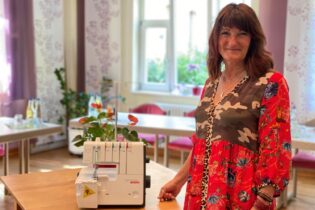 Spendenuebergabe_Kornelia_Roth_Bernina-Naehmaschine