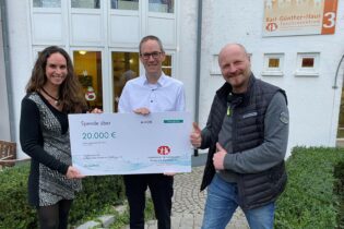 230126_Hansgrohe-Spenden-Uebergabe_Foerderverein_krebskranke_Kinder-FR_small