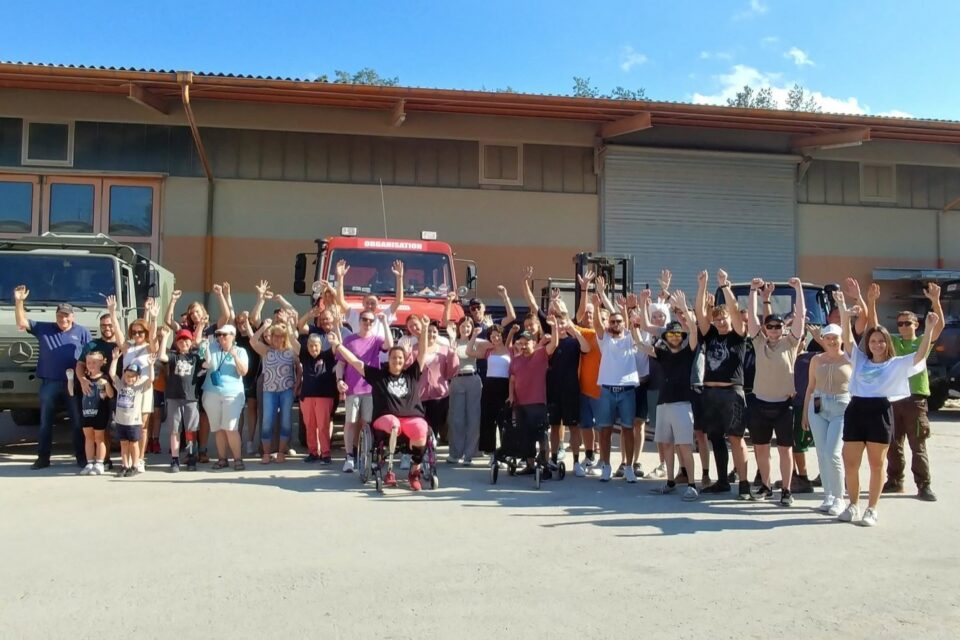 foerderverin-krebskranke-kinder-freiburg-unimogfahrt-2023-gruppenbild